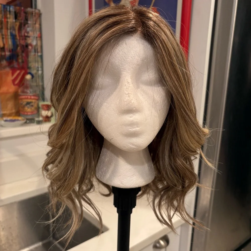 Raquel Welch Wavy Day Wig - Shaded Cappuccino - Picture 2 of 12